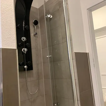 40 Qm Parkplatz, Balkon,netflix, Prime 켐니츠