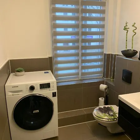 40 Qm Parkplatz, Balkon,netflix, Prime